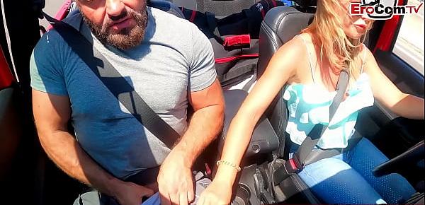  Sex im Cabrio Auto auf Mallorca mit deutscher teen